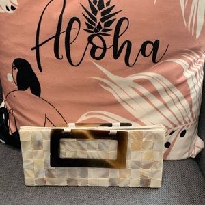Shell purse